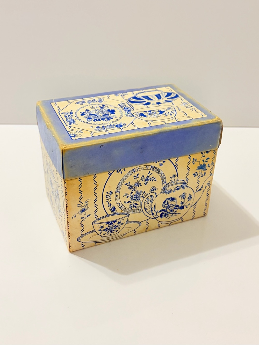 Vintage Recipe Box with Handwritten Recipe Cards